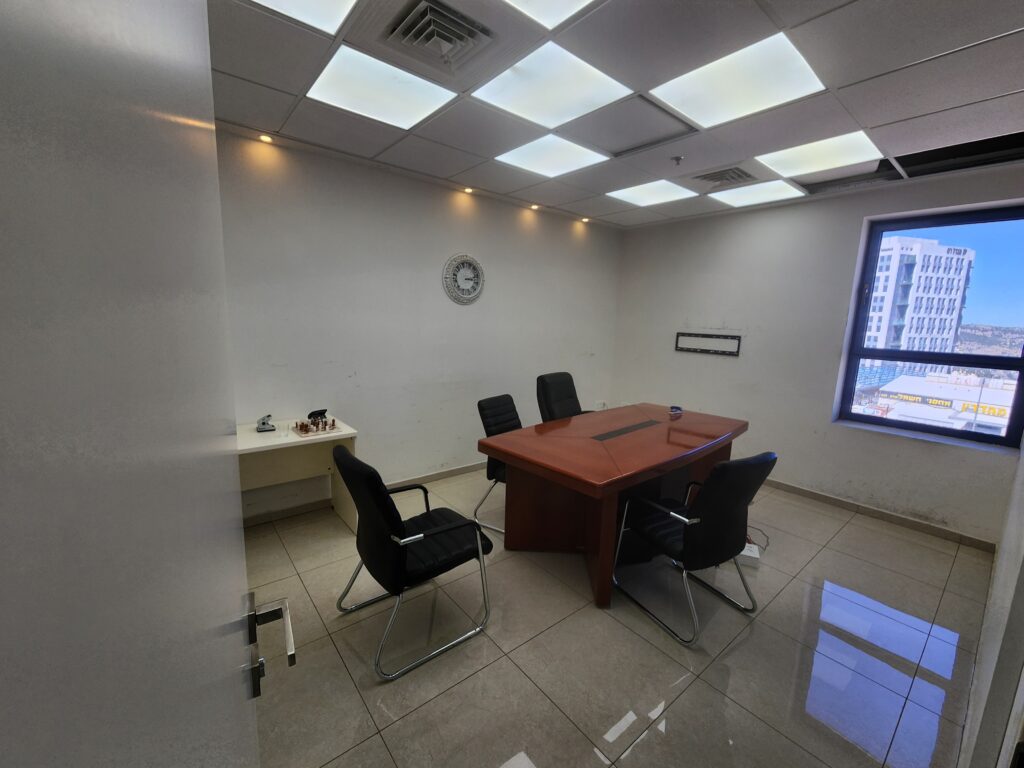 משרד גדול ויוקרתי להשכרה בירושלים