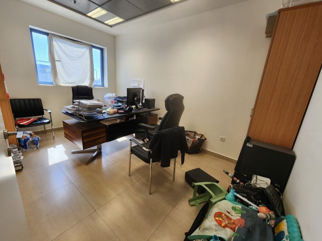 משרדים להשכרה עם כניסה פרטית בגבעת שאול