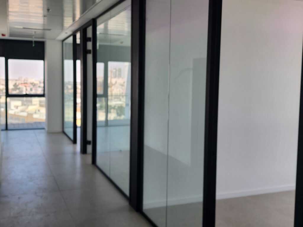 משרדים מדהימים בכניסה לעיר ירושלים