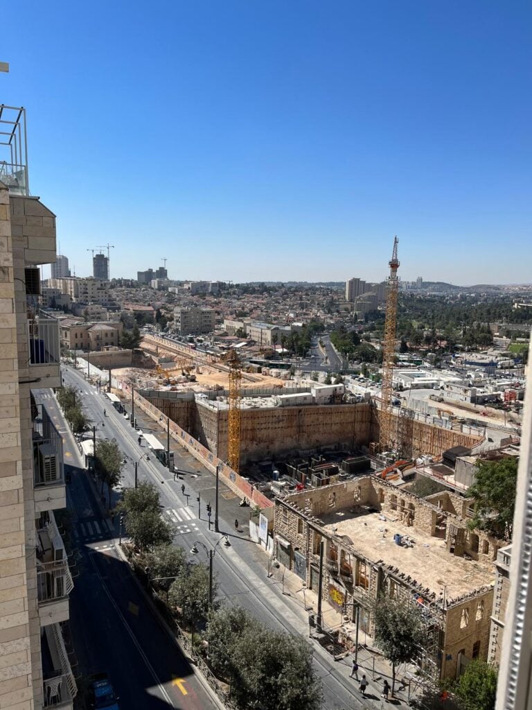 משרדים להשכרה במגדל חדש בכניסה לעיר ירושלים