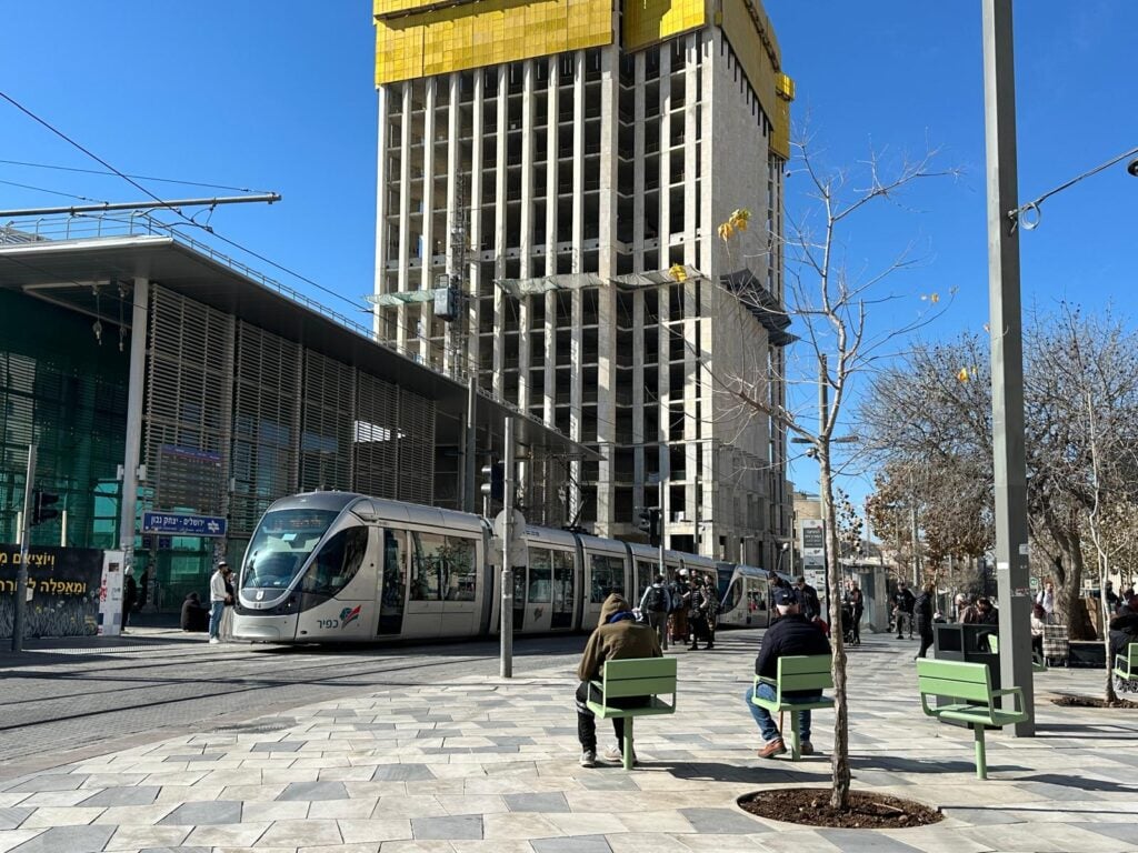 משרדים להשכרה במגדל חדש בכניסה לעיר ירושלים