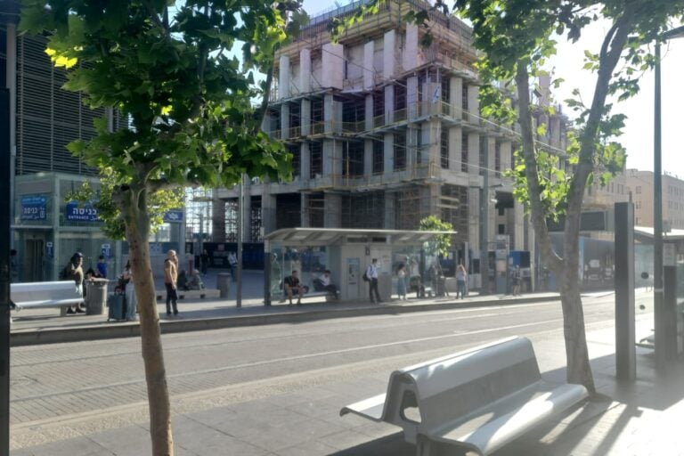 משרדים במגדל חדש למכירה בכניסה לעיר ירושלים