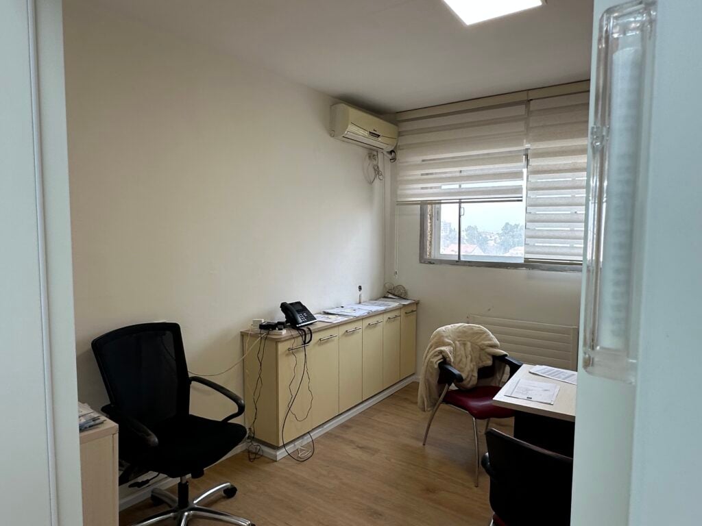 משרד קטן ונדיר להשכרה במרכז העיר ירושלים