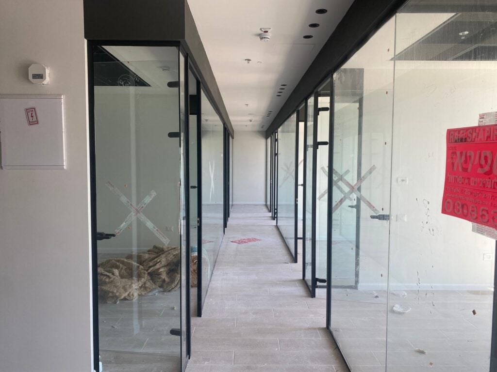 משרד מפואר להשכרה במגדל חדש בגבעת שאול בירושלים