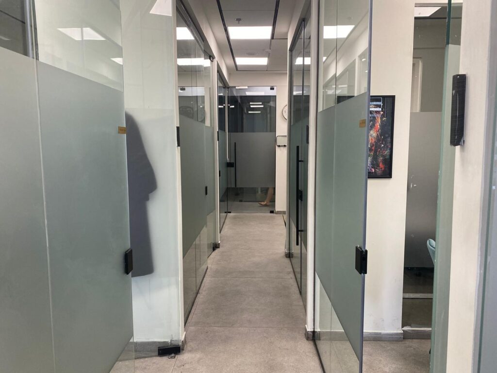 משרד נדיר ומשופץ להשכרה בתלפיות במחיר אטרקטיבי