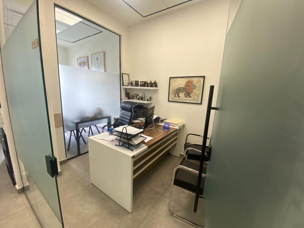 משרד נדיר ומשופץ להשכרה בתלפיות במחיר אטרקטיבי