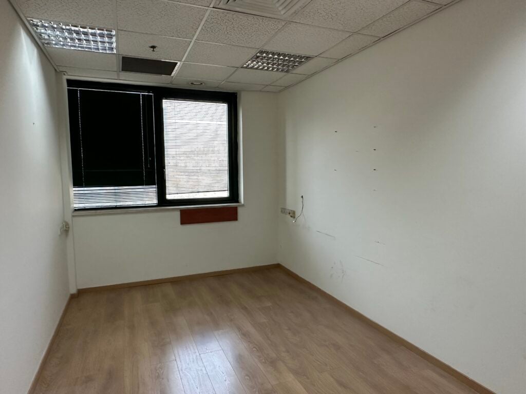 משרדים בבניין מפואר להשכרה בהר חוצבים