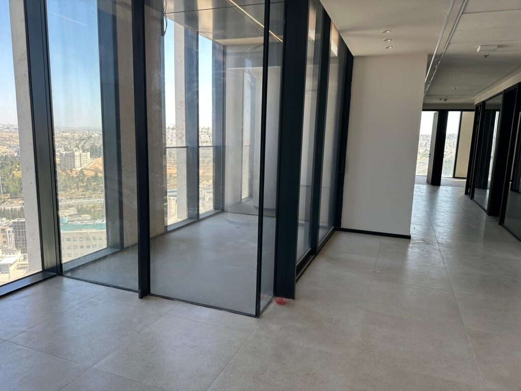 משרד יוקרתי ומפואר להשכרה בירושלים