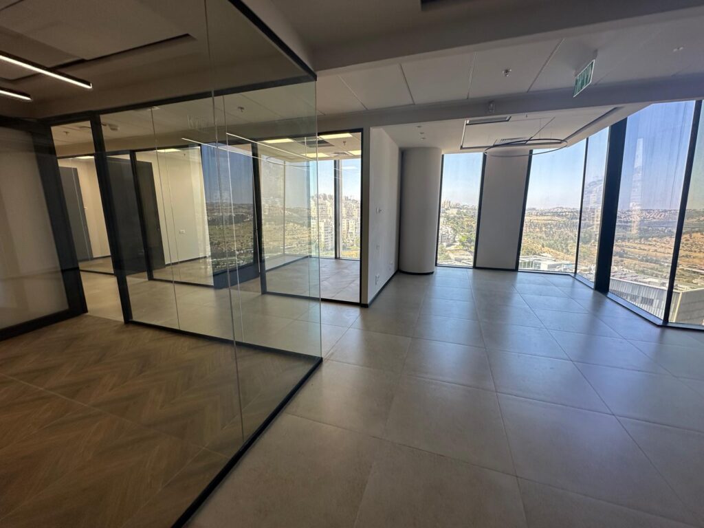 משרד יוקרתי ומפואר להשכרה בירושלים