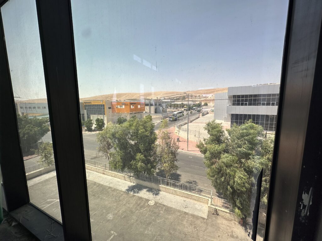 מבנה תעשייה להשכרה במישור אדומים